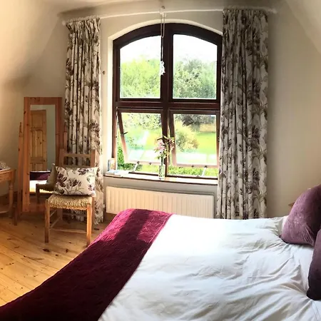 Tranquil Water Bed & Breakfast *