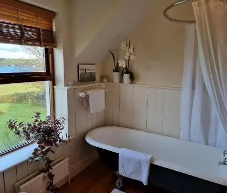 Tranquil Water Bed & Breakfast
